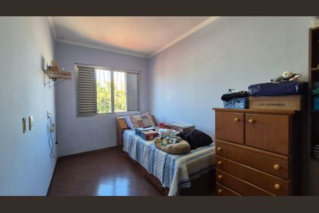 Casa à venda com 221m², 3 quartos e 2 vagasQuarto 2