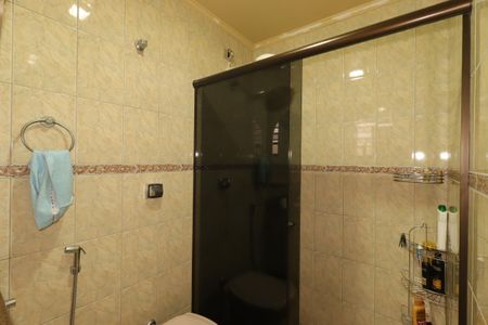 Casa à venda com 221m², 3 quartos e 2 vagasBanheiro da Suíte