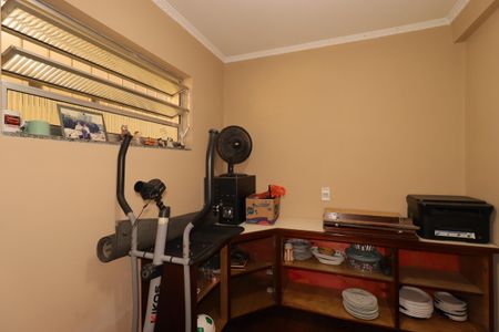 Casa à venda com 221m², 3 quartos e 2 vagasEscritório