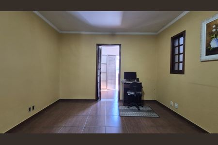 Casa à venda com 221m², 3 quartos e 2 vagasSuite