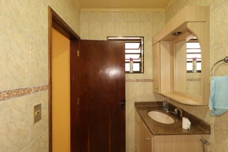 Casa à venda com 221m², 3 quartos e 2 vagasBanheiro da Suíte