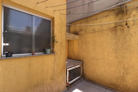 Casa à venda com 221m², 3 quartos e 2 vagasQuintal