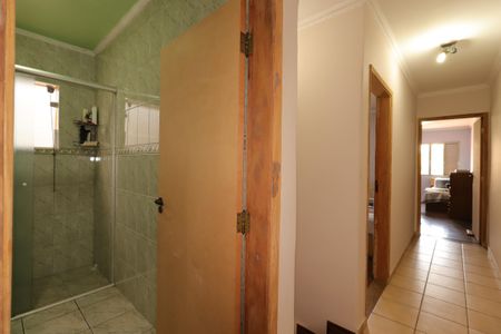 Casa à venda com 221m², 3 quartos e 2 vagasCorredor do piso superior