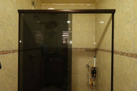 Casa à venda com 221m², 3 quartos e 2 vagasBanheiro da Suíte