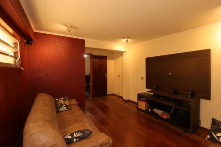 Casa à venda com 221m², 3 quartos e 2 vagasSala de TV