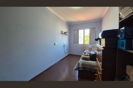 Casa à venda com 221m², 3 quartos e 2 vagasQuarto 2
