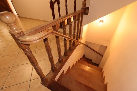 Casa à venda com 221m², 3 quartos e 2 vagasEscada