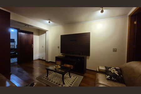 Casa à venda com 221m², 3 quartos e 2 vagasEdicula