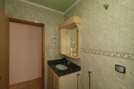 Casa à venda com 221m², 3 quartos e 2 vagasBanheiro Social