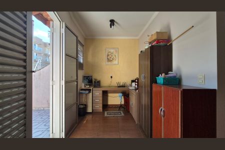 Casa à venda com 221m², 3 quartos e 2 vagasSuite