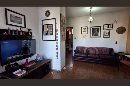 Casa à venda com 83m², 2 quartos e 6 vagasSala