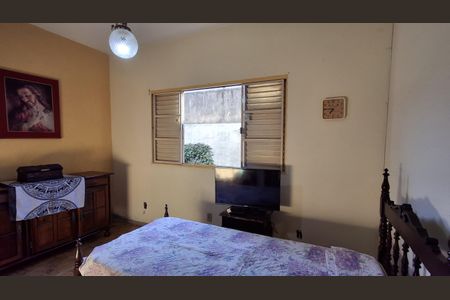 Casa à venda com 83m², 2 quartos e 6 vagasQuarto 2