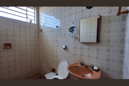 Casa à venda com 83m², 2 quartos e 6 vagasBanheiro