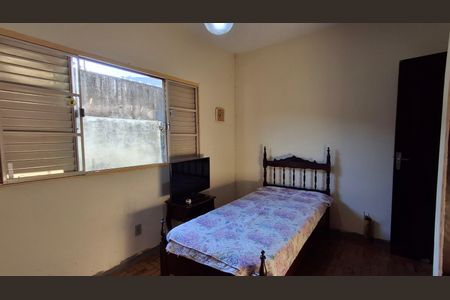 Casa à venda com 83m², 2 quartos e 6 vagasQuarto 2