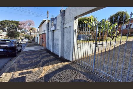 Casa à venda com 83m², 2 quartos e 6 vagasFachada