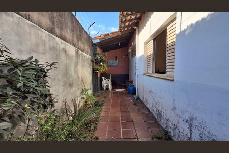 Casa à venda com 83m², 2 quartos e 6 vagasQuintal