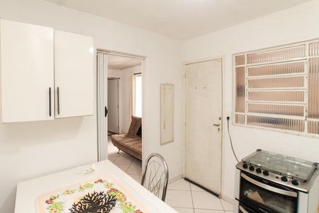 Casa à venda com 134m², 4 quartos e 2 vagasFundos - Cozinha