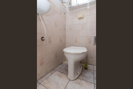 Casa à venda com 134m², 4 quartos e 2 vagasFundos - Banheiro