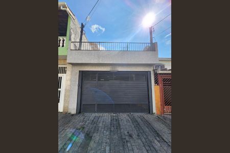 Casa à venda com 134m², 4 quartos e 2 vagasFachada