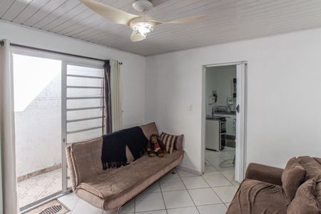 Casa à venda com 134m², 4 quartos e 2 vagasFundos - Sala