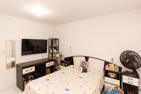 Casa à venda com 134m², 4 quartos e 2 vagasFundos - Quarto