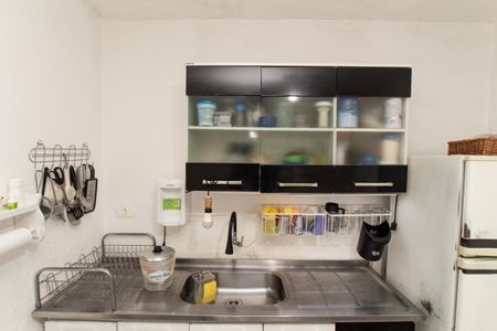 Casa à venda com 134m², 4 quartos e 2 vagasFundos - Cozinha