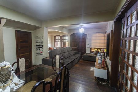 Casa para alugar com 360m², 4 quartos e 3 vagasSala