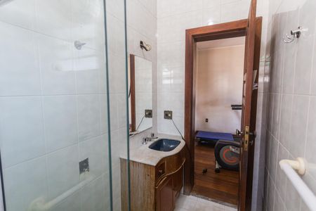 Casa para alugar com 360m², 4 quartos e 3 vagasBanheiro da Suíte 2 no 2° Andar