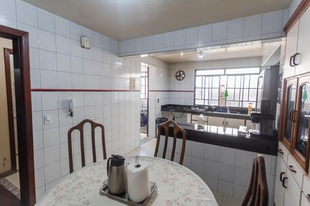 Casa para alugar com 360m², 4 quartos e 3 vagasCozinha