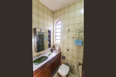 Casa para alugar com 360m², 4 quartos e 3 vagasBanheiro da Suíte 1 no 2° Andar