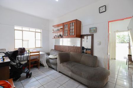 Casa à venda com 120m², 3 quartos e sem vaga Casa à venda com 120m², 3 quartos e sem vagaSala