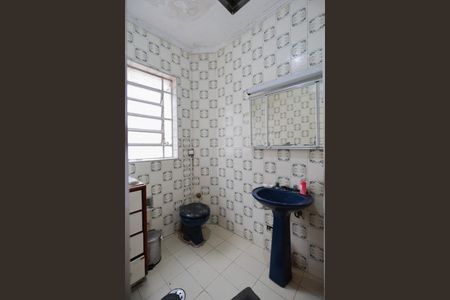 Casa à venda com 120m², 3 quartos e sem vaga Casa à venda com 120m², 3 quartos e sem vagaBanheiro