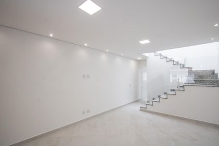 Casa à venda com 135m², 3 quartos e 2 vagasSala