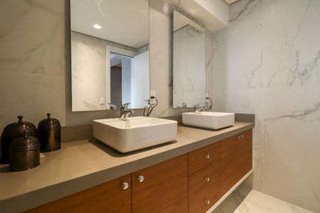 Apartamento à venda com 129m², 3 quartos e 2 vagasBanheiro da Suíte