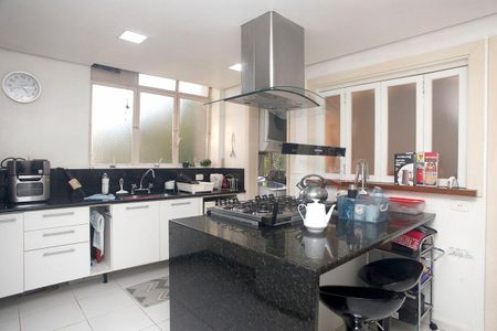 Apartamento para alugar com 191m², 4 quartos e 2 vagasCozinha