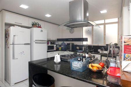 Apartamento para alugar com 191m², 4 quartos e 2 vagasCozinha