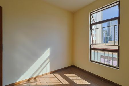 Apartamento à venda com 140m², 3 quartos e 2 vagas Apartamento à venda com 140m², 3 quartos e 2 vagasQuarto 1