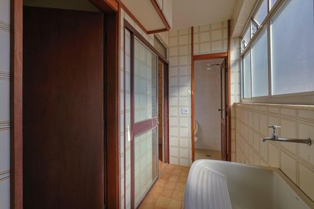 Apartamento à venda com 140m², 3 quartos e 2 vagas Apartamento à venda com 140m², 3 quartos e 2 vagasÁrea de Serviço