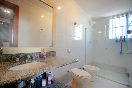 Apartamento à venda com 148m², 4 quartos e 2 vagasBanheiro da Suíte