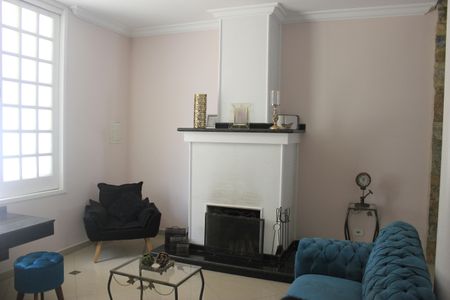 Casa à venda com 306m², 5 quartos e 3 vagasSala