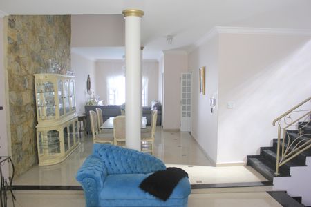 Casa à venda com 306m², 5 quartos e 3 vagasSala