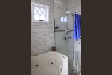 Casa à venda com 306m², 5 quartos e 3 vagasBanheiro da Suíte 2