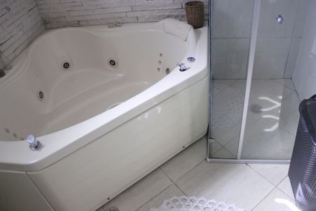 Casa à venda com 306m², 5 quartos e 3 vagasBanheiro da Suíte 2