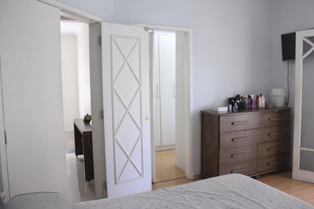 Casa à venda com 306m², 5 quartos e 3 vagasSuíte 2