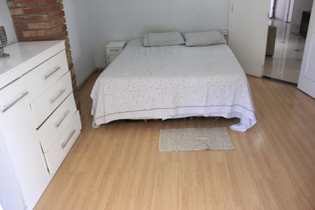 Casa à venda com 306m², 5 quartos e 3 vagasSuíte 2