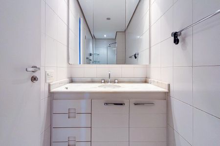 Apartamento para alugar com 88m², 2 quartos e 2 vagas Apartamento para alugar com 88m², 2 quartos e 2 vagasBanheiro da Suíte