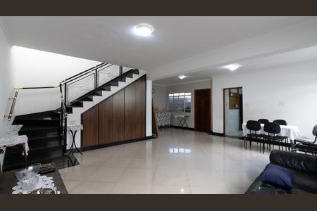 Casa à venda com 260m², 4 quartos e 2 vagasSala