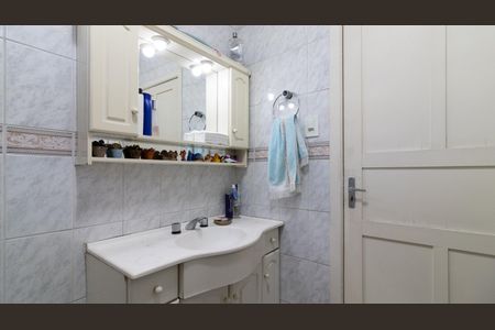 Casa à venda com 260m², 4 quartos e 2 vagasBanheiro