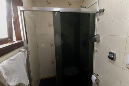 Casa à venda com 520m², 5 quartos e 8 vagas Casa à venda com 520m², 5 quartos e 8 vagasBanheiro da Suíte 2