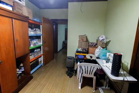 Casa à venda com 520m², 5 quartos e 8 vagas Casa à venda com 520m², 5 quartos e 8 vagasQuarto 2